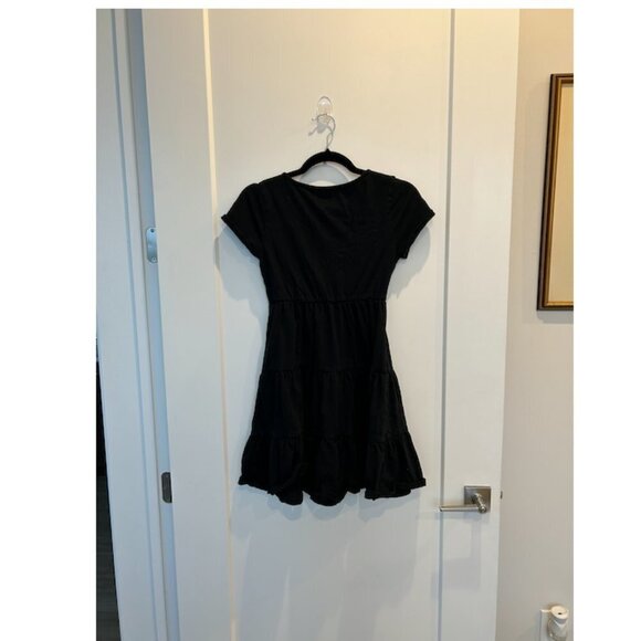 black dress - Picture 5 of 5